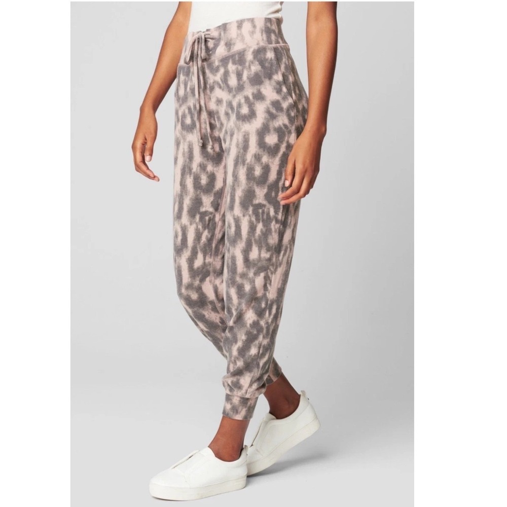 Blank NYC Leopard Print Joggers Pink Grey Animal Print Loungewear Medium
